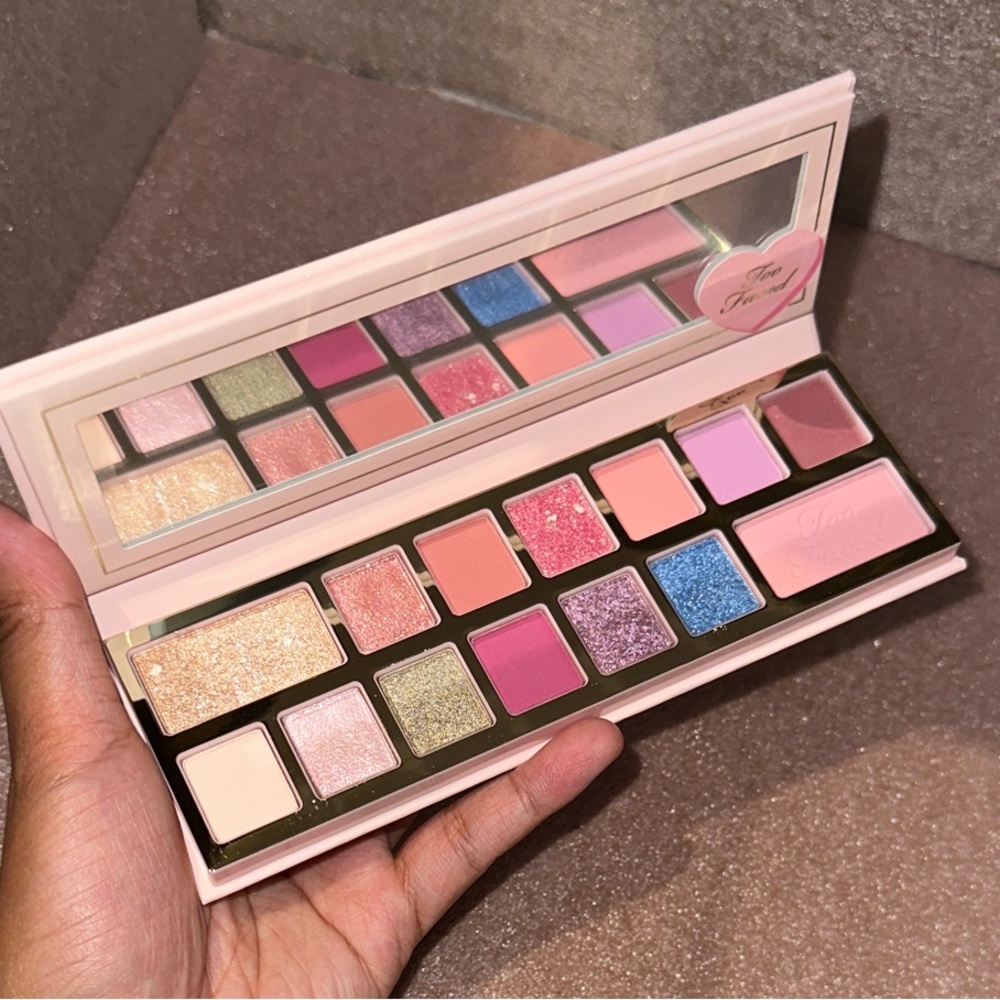NEW || Too Faced - Pinker Times Ahead - Eyeshadow Palette - Picture 1 of 5
